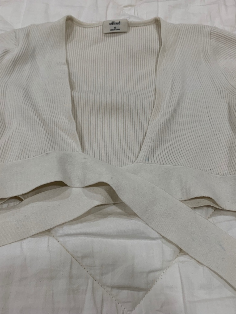 Aritzia Wilfred White Cropped Tie-Front T-Shirt